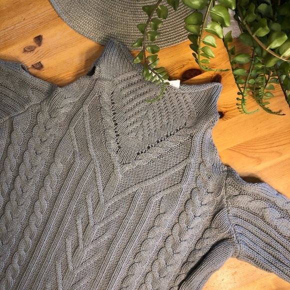 SOLD Grey cable knit fall sweater shoulder cut out - Picture 4 of 4